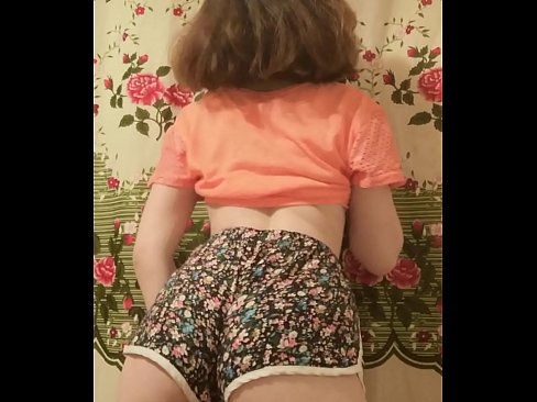 ❤️ Seksi enom bayek stripping mati dheweke kathok cendhak ing kamera Saru rusia ing jv.ttsex.ru ❤